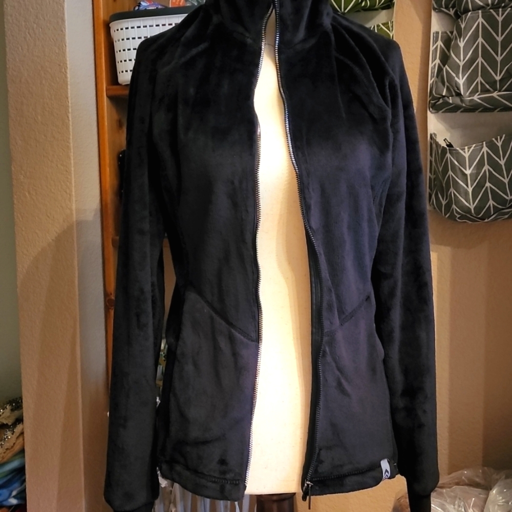 4/$20 NWOT plush zip up jacket